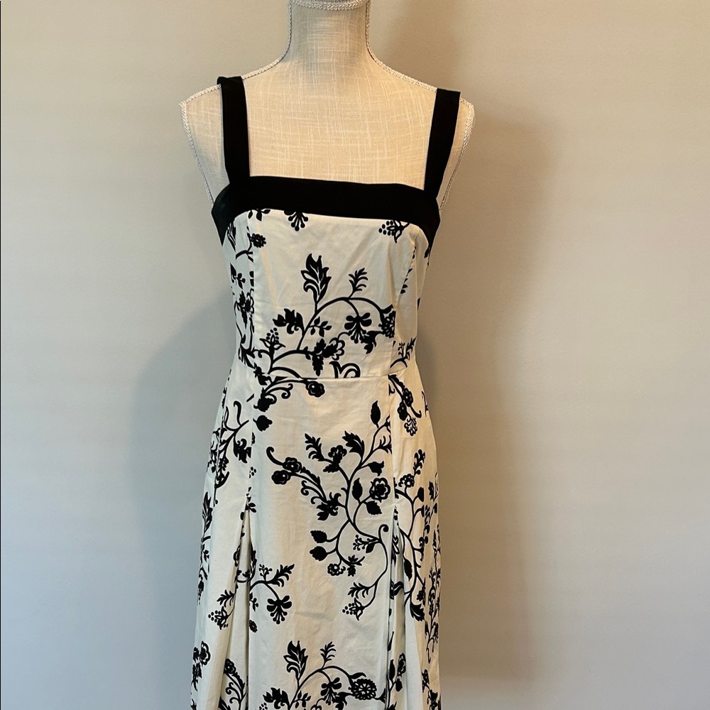 Chic Strapless Black and White Floral Dress